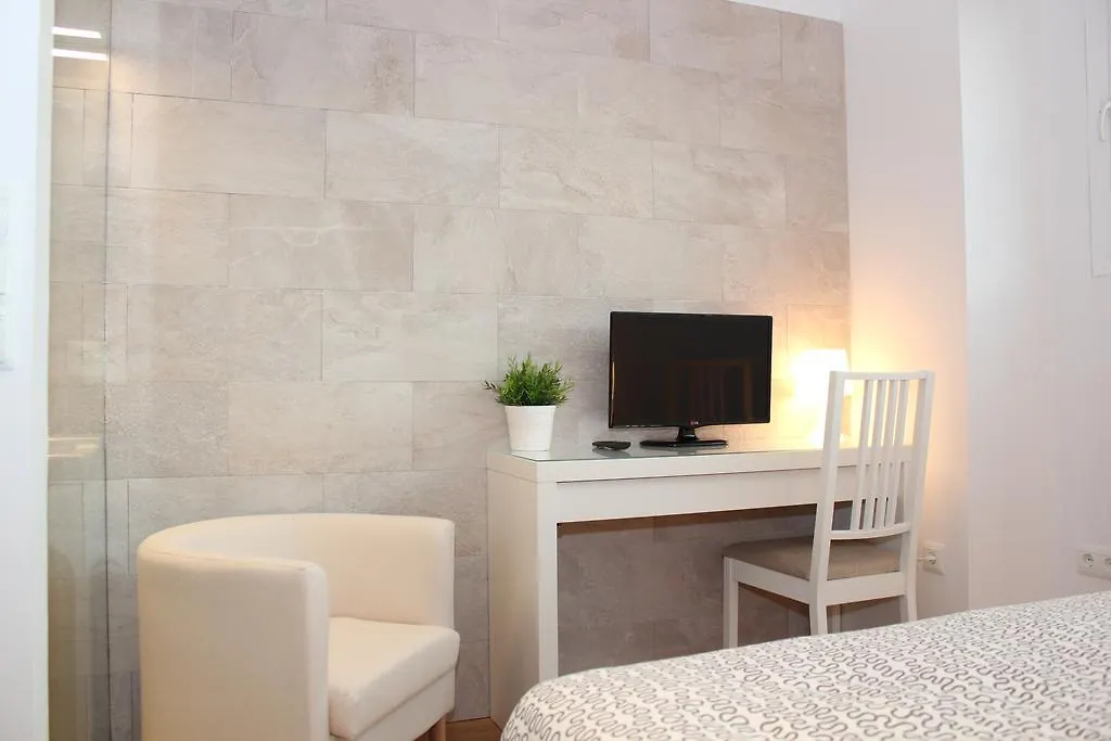 Apartamentos Clavero Malaga 0*,